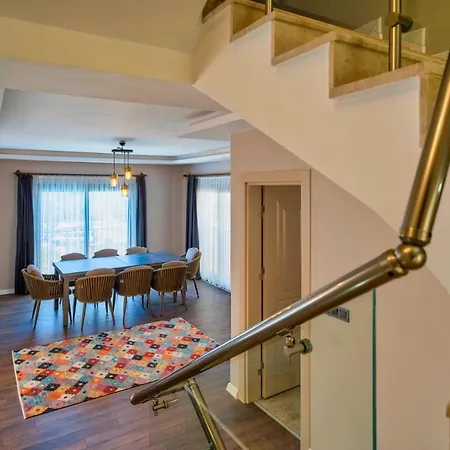 Detached W/ Private Pool Villa *